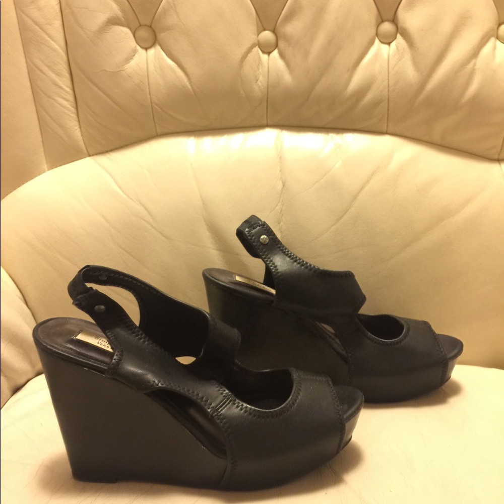 Simply Vera by Vera Wang wedge heels black